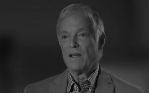 Vo veku 90 rokov zomrel herec Richard Chamberlain (VIDEO)