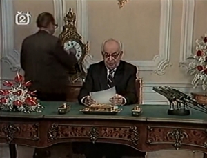 Pozrite sa, ako sa prihov&aacute;rali Hus&aacute;k, Gottwald, Tiso, Havel a ďal&scaron;&iacute; (VIDEO)